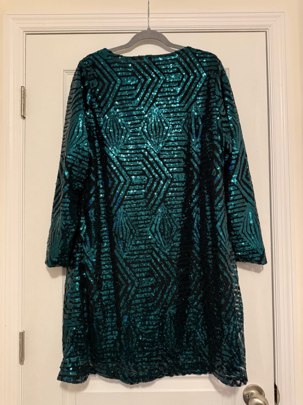 City Chic Emerald Green Sequin Long Sleeve Dress Size 20 - Picture 5 of 5